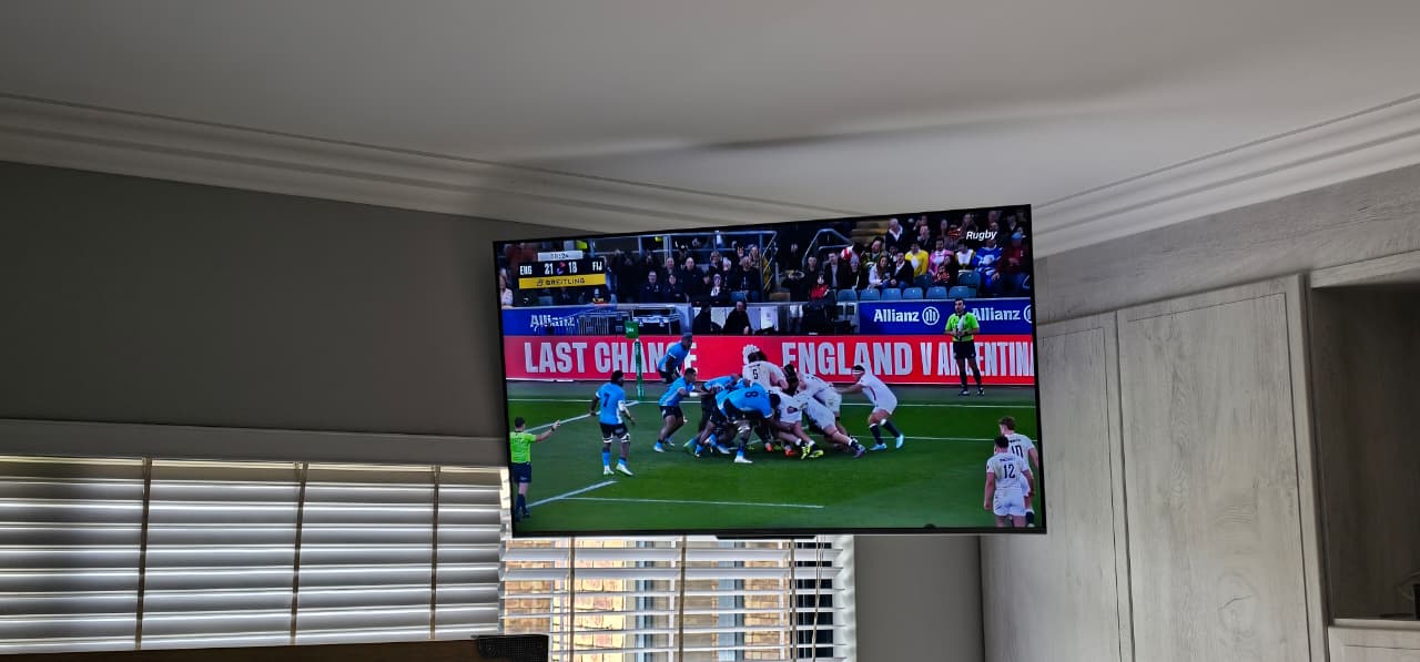 TV mounting installation – photo 4